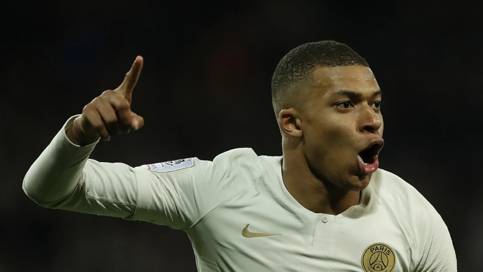 Mbappé celebra un gol Mbappé celebra un gol