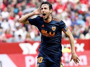 Parejo celebra su gol contra el Sevilla