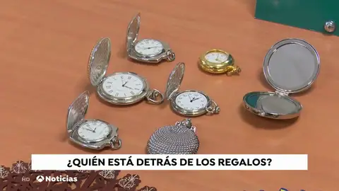 Aparece un nuevo Robin Hood en Mora: bolsos y relojes en las puertas de las casas Aparece un nuevo Robin Hood en Mora: bolsos y relojes en las puertas de las casas