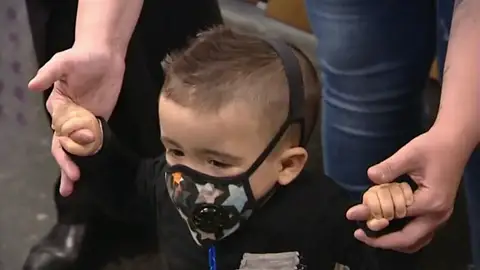 Curan a un niño burbuja con un trasplante de cordón umbilical gracias a un rápido diagnóstico Curan a un niño burbuja con un trasplante de cordón umbilical gracias a un rápido diagnóstico