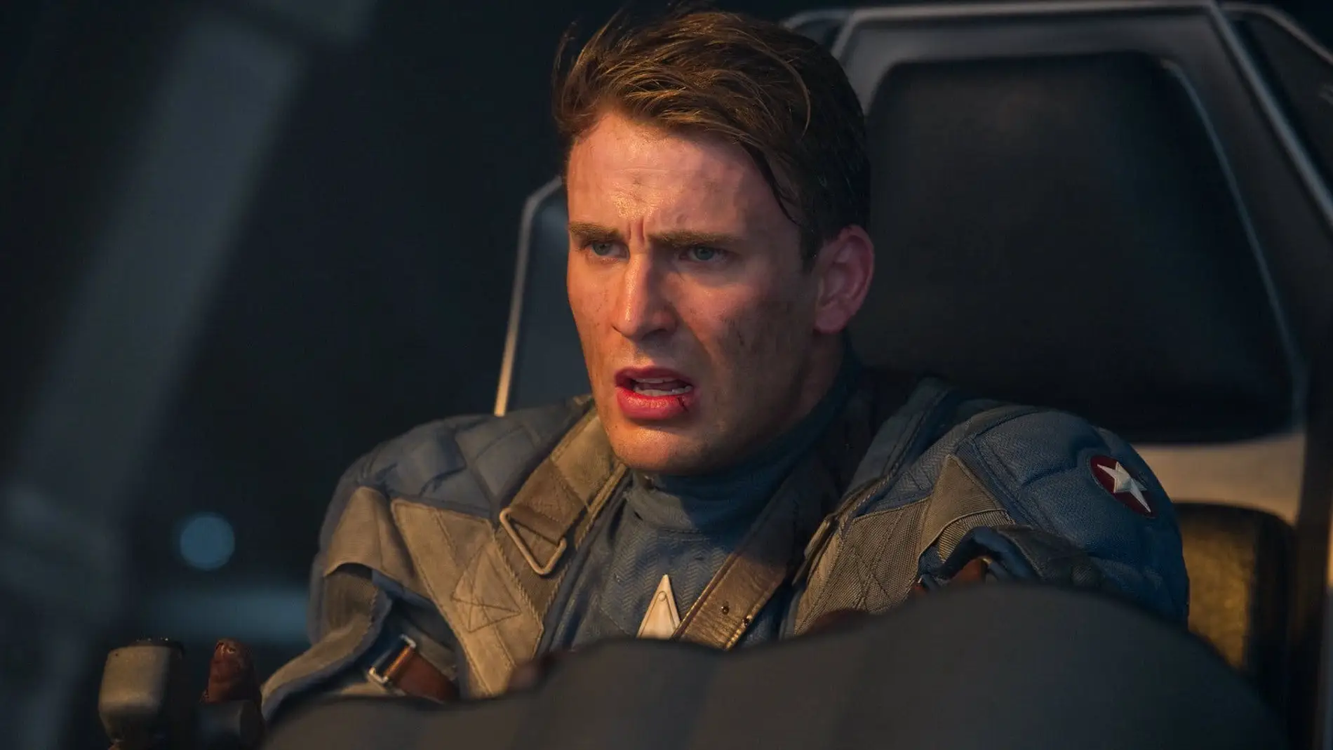 Chris Evans como el vengador Capitán América 