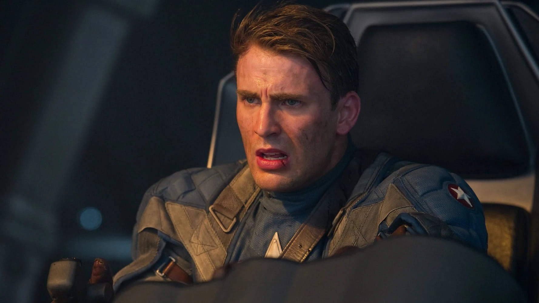 Chris Evans como el vengador Capitán América Chris Evans como el vengador Capitán América