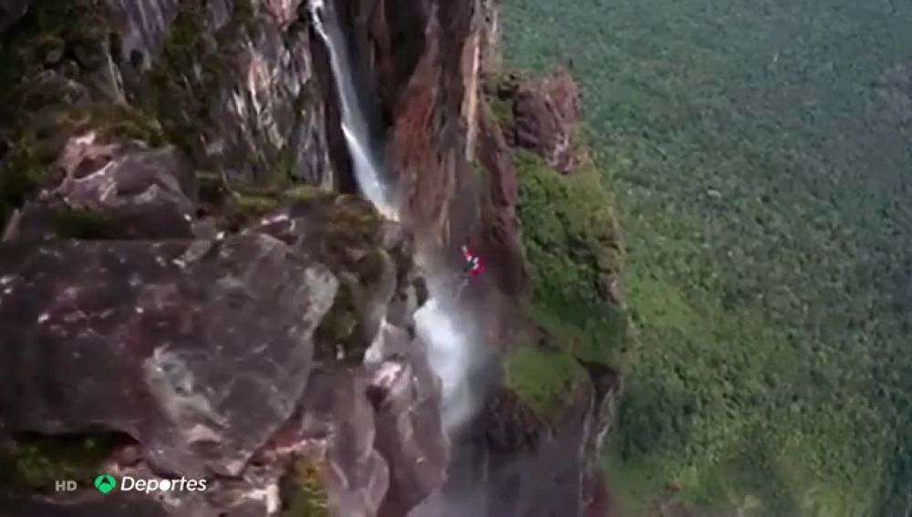 REMPLAZO: Salto base en el Salto del Ángel, la cascada más alta del mundo: locos de la adrenalina que se juegan la vida