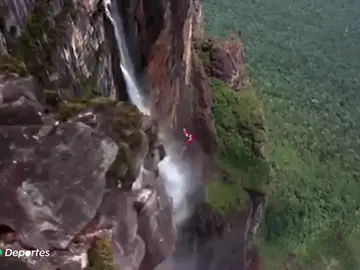 REMPLAZO: Salto base en el Salto del Ángel, la cascada más alta del mundo: locos de la adrenalina que se juegan la vida REMPLAZO: Salto base en el Salto del Ángel, la cascada más alta del mundo: locos de la adrenalina que se juegan la vida