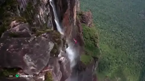 REMPLAZO: Salto base en el Salto del Ángel, la cascada más alta del mundo: locos de la adrenalina que se juegan la vida REMPLAZO: Salto base en el Salto del Ángel, la cascada más alta del mundo: locos de la adrenalina que se juegan la vida