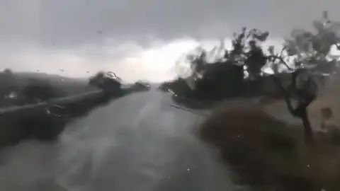 El intenso granizo provoca varios accidentes en Murcia El intenso granizo provoca varios accidentes en Murcia