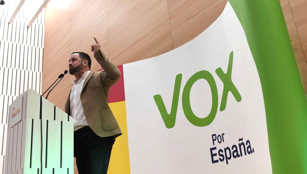 Vox pide "valentía" ante el "miedo" de los "Tezanos de izquierdas y derechas"