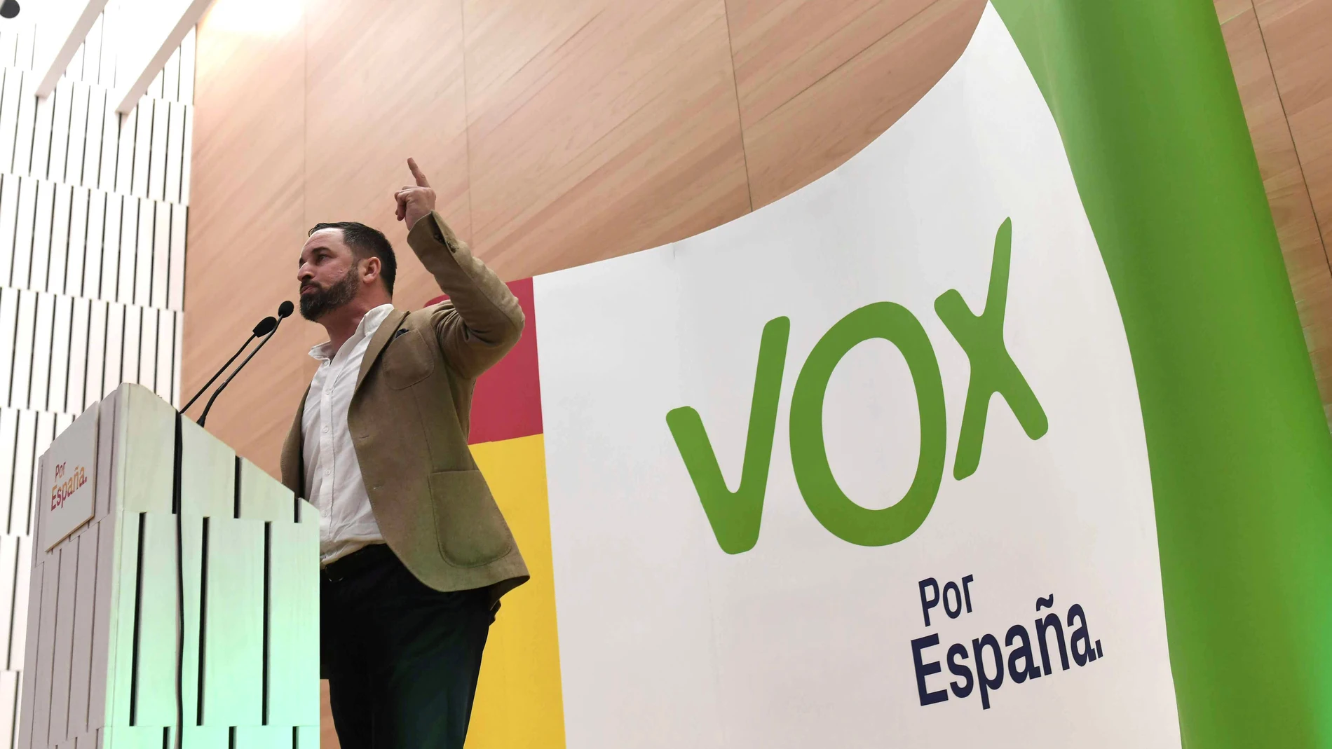 Vox pide "valentía" ante el "miedo" de los "Tezanos de izquierdas y derechas" Vox pide "valentía" ante el "miedo" de los "Tezanos de izquierdas y derechas"