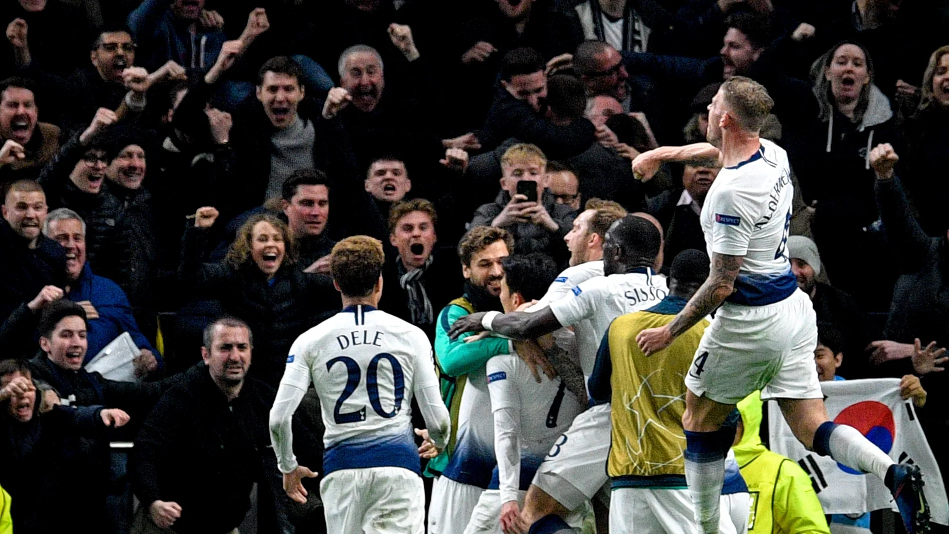 Los jugadores del Tottenham celebran el gol ante el City Los jugadores del Tottenham celebran el gol ante el City