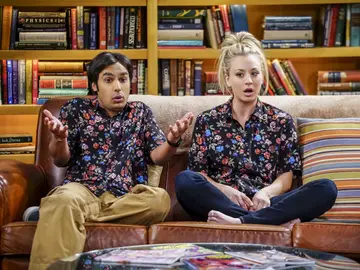 Kaley Cuoco y Kunal Nayyar son Penny y Raj en 'The Big Bang Thoery' Kaley Cuoco y Kunal Nayyar son Penny y Raj en 'The Big Bang Thoery'