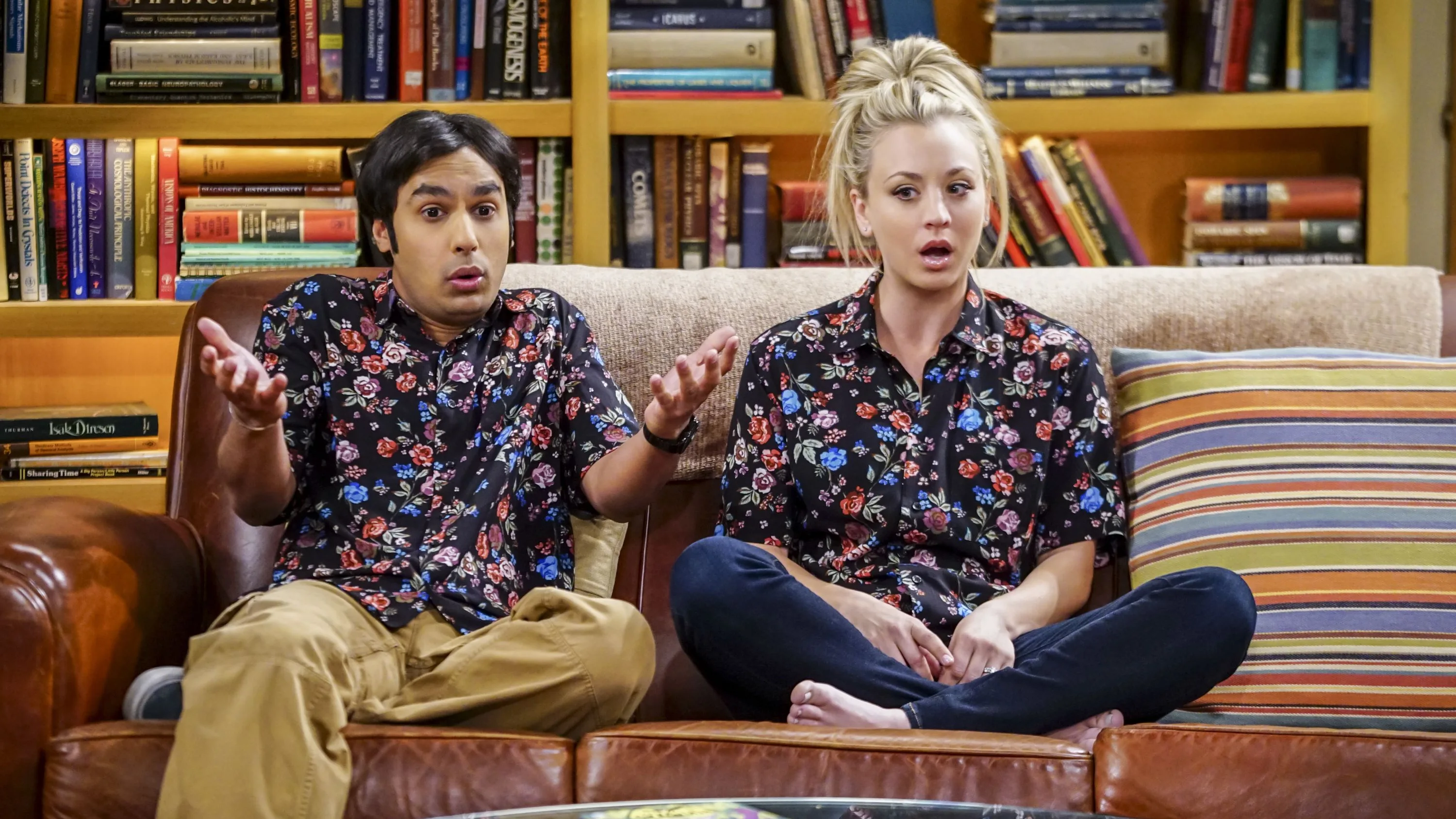 Kaley Cuoco y Kunal Nayyar son Penny y Raj en 'The Big Bang Thoery'