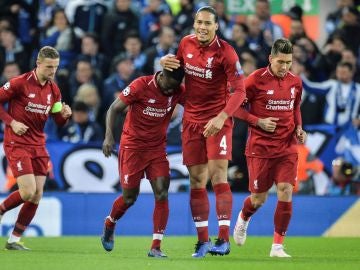 Los jugadores del Liverpool celebran un gol ante el Oporto