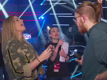 Miriam Rodríguez tranquiliza a Andrés Martín antes de ensayar 'Sin miedo a nada', su tema para la Final de 'La Voz' Miriam Rodríguez tranquiliza a Andrés Martín antes de ensayar 'Sin miedo a nada', su tema para la Final de 'La Voz'