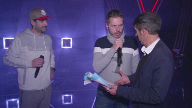 Ángel Cortés recibe un toque de atención y Melendi comienza a 