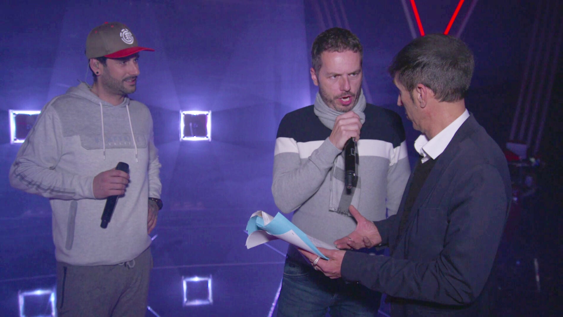 &Aacute;ngel Cort&eacute;s recibe un toque de atenci&oacute;n y Melendi comienza a "replantearse el g&eacute;nero" en 'La voz'