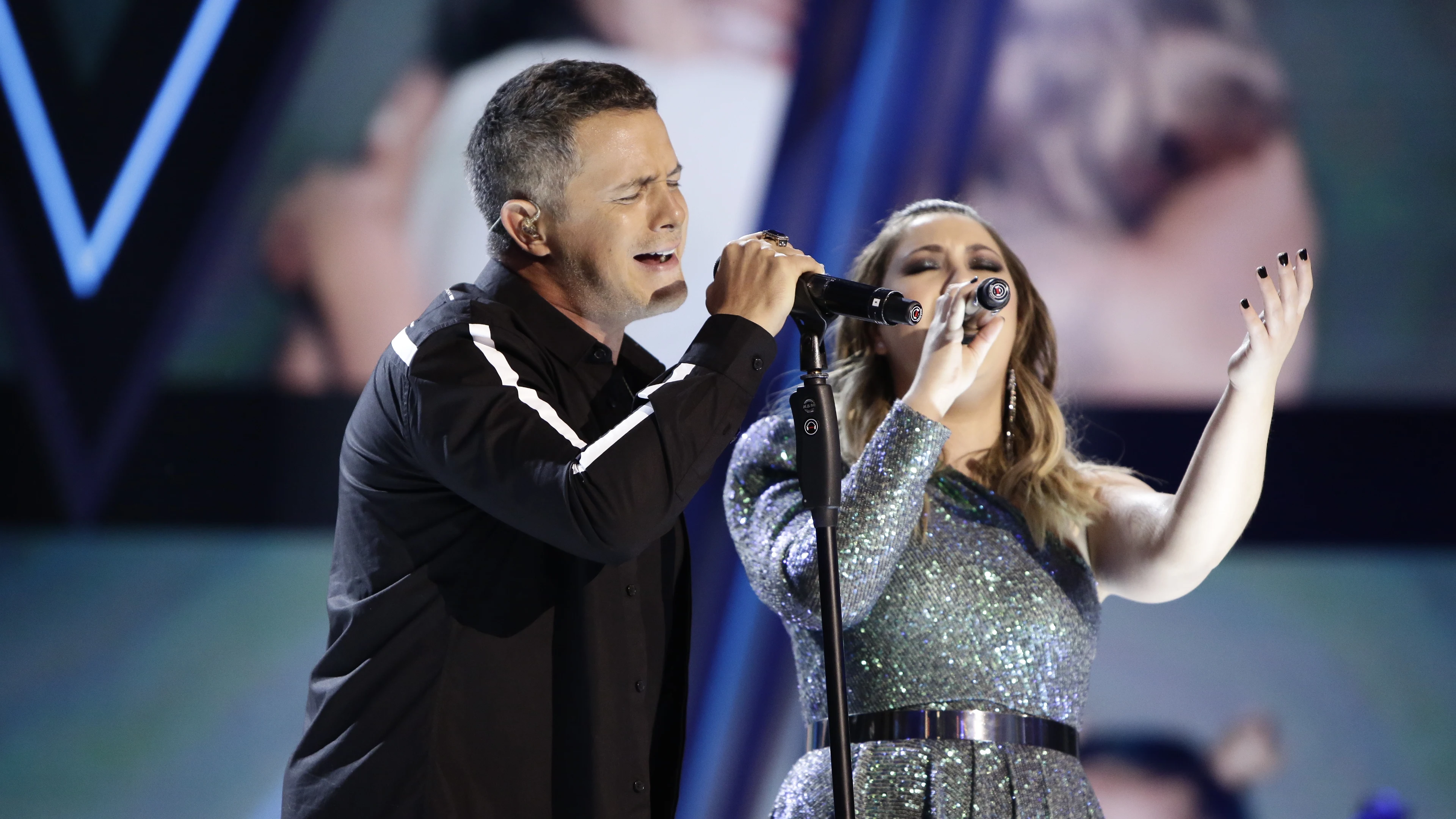 Alejandro Sanz y María Espinosa cantan 'Mi persona favorita' en la Final de 'La Voz'