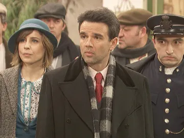 Vídeo: La revelión invade la plaza de Puente Viejo: "Fuera la maestra" Vídeo: La revelión invade la plaza de Puente Viejo: "Fuera la maestra"