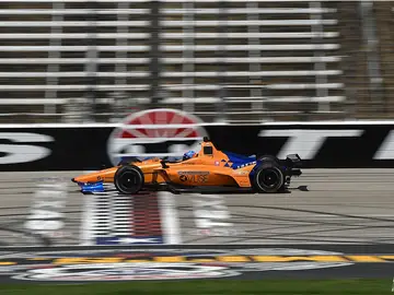 Fernando Alonso, rodando en el óvalo de Texas Fernando Alonso, rodando en el óvalo de Texas