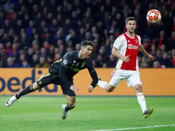 Cristiano Ronaldo remata de cabeza en su gol Cristiano Ronaldo remata de cabeza en su gol