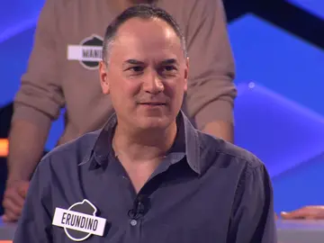 El peculiar truco de Erundino, de 'Los Lobos', para que sus alumnos no lleguen tarde El peculiar truco de Erundino, de 'Los Lobos', para que sus alumnos no lleguen tarde