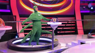 Martita se transforma en una mantis devoradora de rivales en '¡Ahora caigo!'
