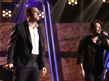 Manuel Carrasco y Javi Moya cantan 'Déjame ser' en la Final de ‘La Voz’ Manuel Carrasco y Javi Moya cantan 'Déjame ser' en la Final de ‘La Voz’