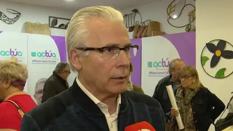 El juez, Baltasar Garzón, denuncia que la detención de Assange "es una persecuón política" El juez, Baltasar Garzón, denuncia que la detención de Assange "es una persecuón política"