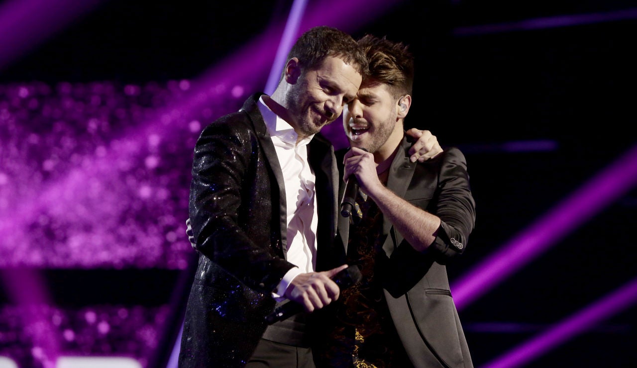 Antonio Jos&eacute; y &Aacute;ngel Cort&eacute;s cantan 'A d&oacute;nde vas' en la Final de 'La Voz'