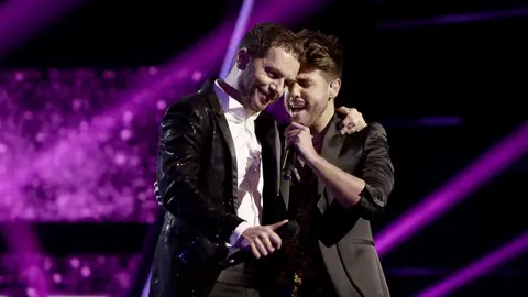Antonio José y Ángel Cortés cantan 'A dónde vas' en la Final de 'La Voz' Antonio José y Ángel Cortés cantan 'A dónde vas' en la Final de 'La Voz'