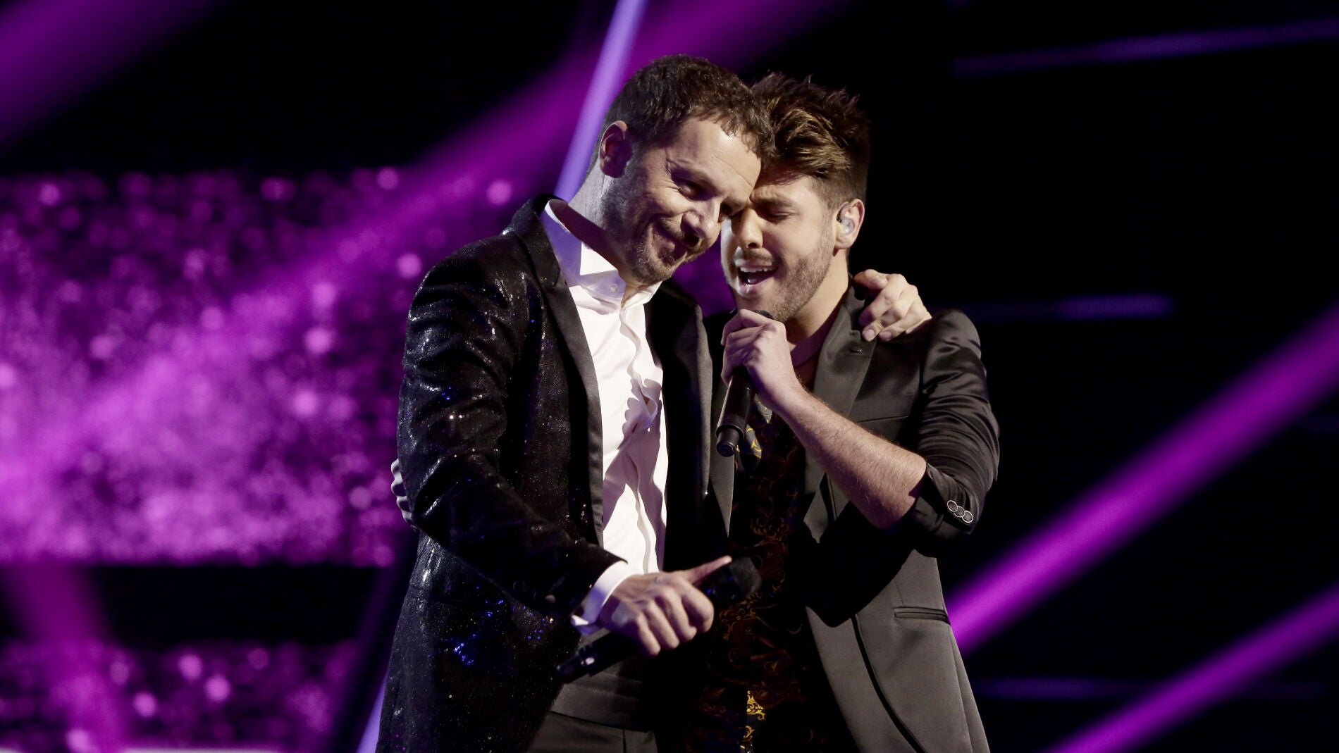 Antonio Jos&eacute; y &Aacute;ngel Cort&eacute;s cantan 'A d&oacute;nde vas' en la Final de 'La Voz'