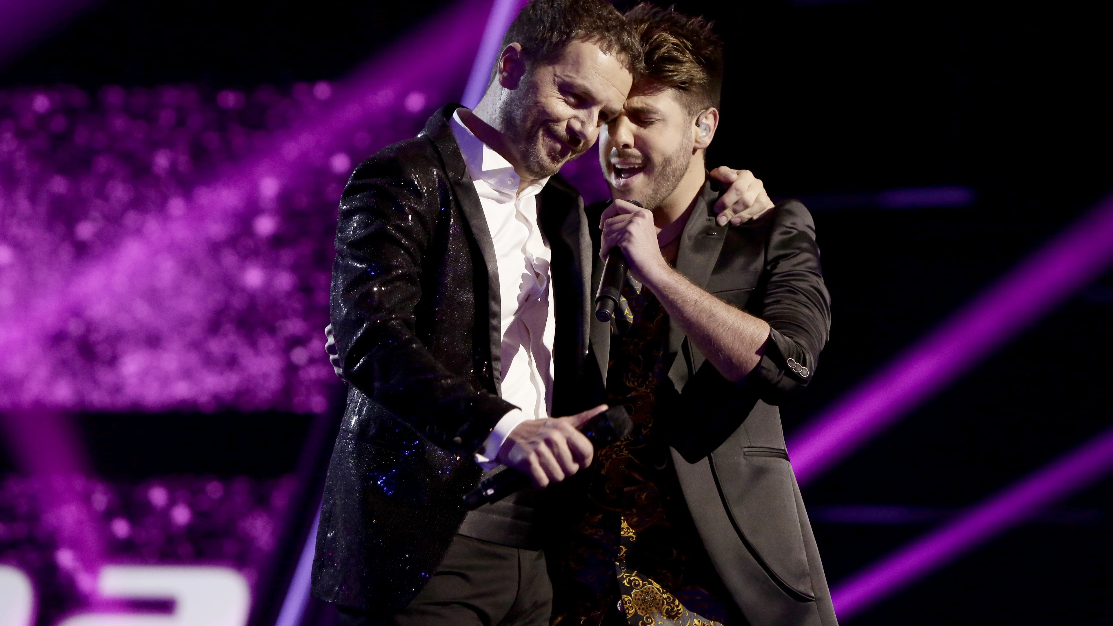 Antonio José y Ángel Cortés cantan 'A dónde vas' en la Final de 'La Voz' Antonio José y Ángel Cortés cantan 'A dónde vas' en la Final de 'La Voz'