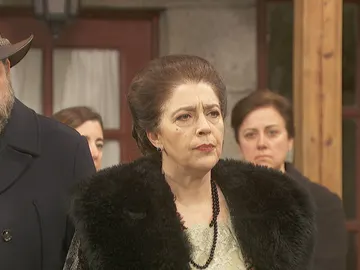 Vídeo: Francisca, pieza clave para frenar a los alborotadores: "Puente Viejo sigue siendo mi pueblo" Vídeo: Francisca, pieza clave para frenar a los alborotadores: "Puente Viejo sigue siendo mi pueblo"