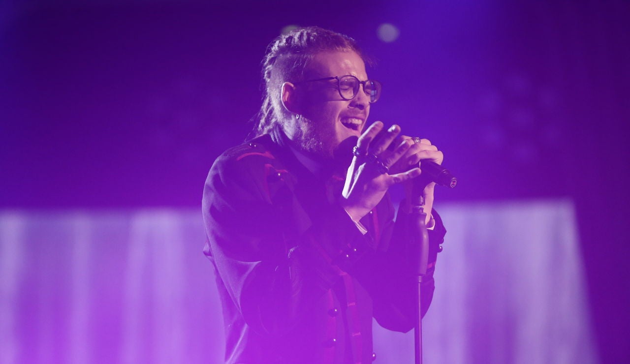 Andr&eacute;s Mart&iacute;n canta 'When a man loves a woman' en la Final de 'La Voz'
