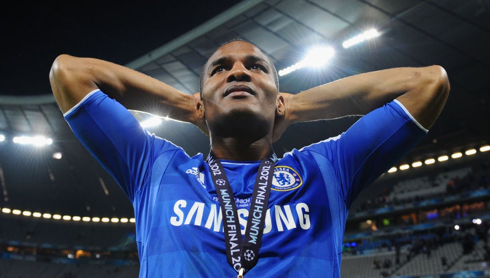 Florent Malouda durante su etapa en el Chelsea