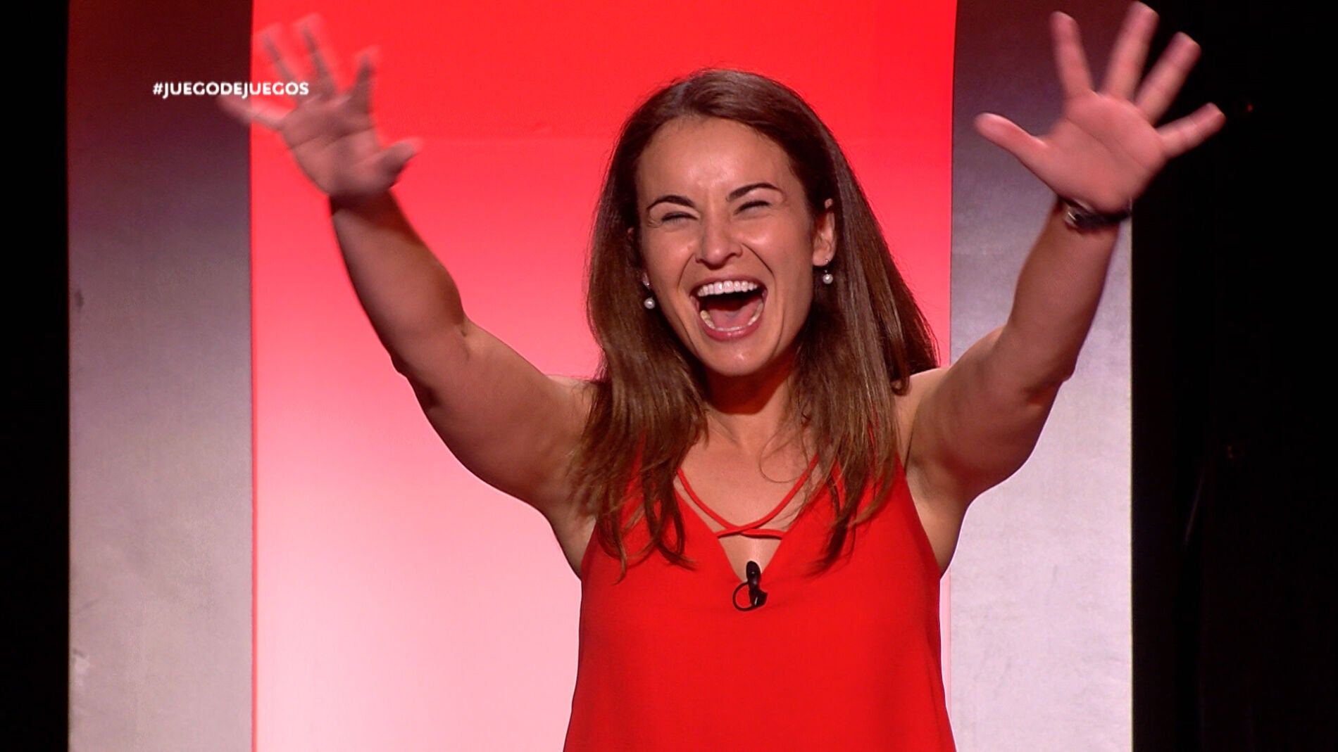 Fede cae muy bien tras una re&ntilde;ida victoria con la efusiva Laura