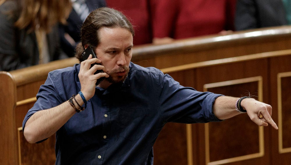 Pablo Igleisas durante una llamada en el Congreso