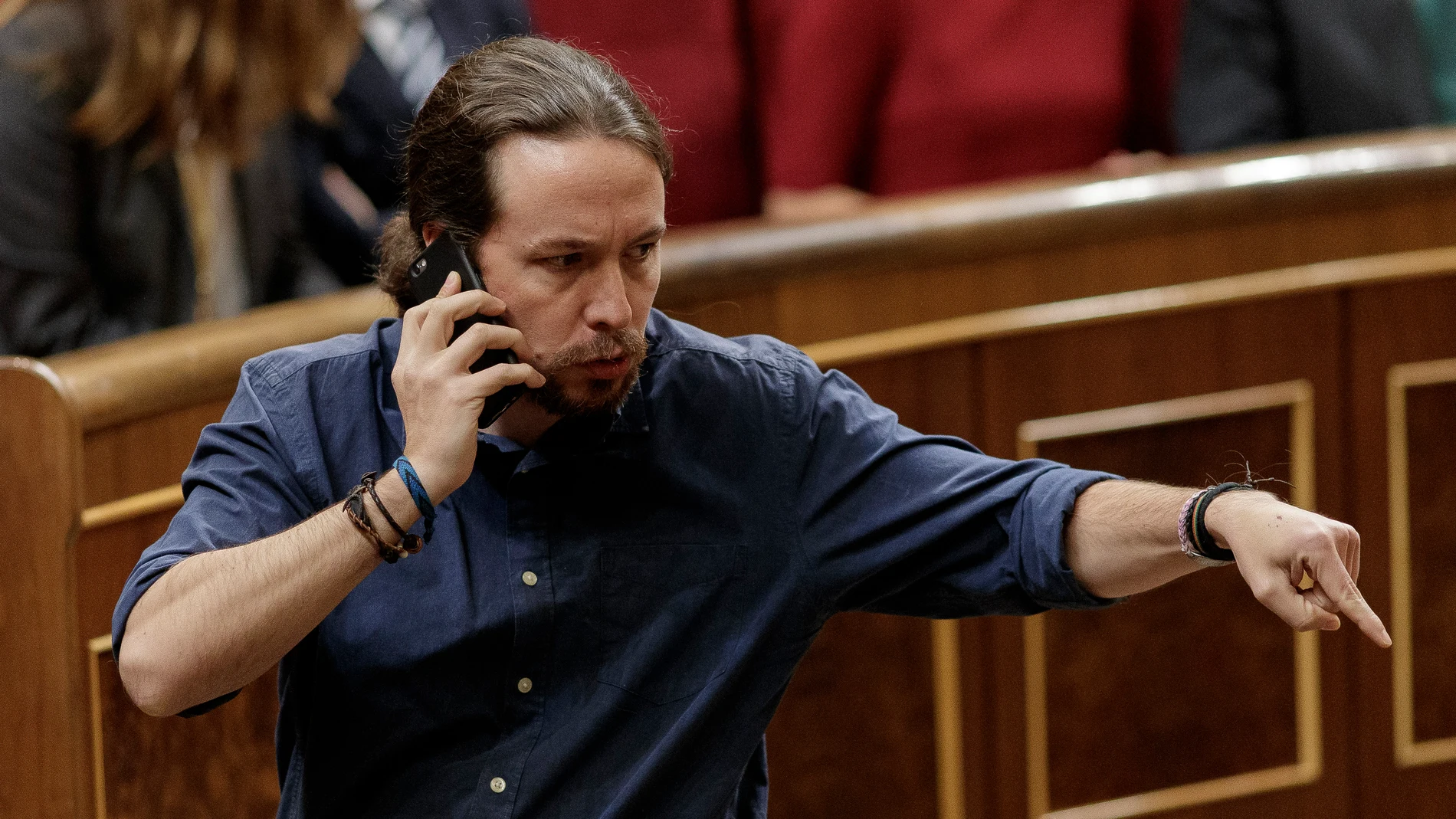 Pablo Igleisas durante una llamada en el Congreso Pablo Igleisas durante una llamada en el Congreso