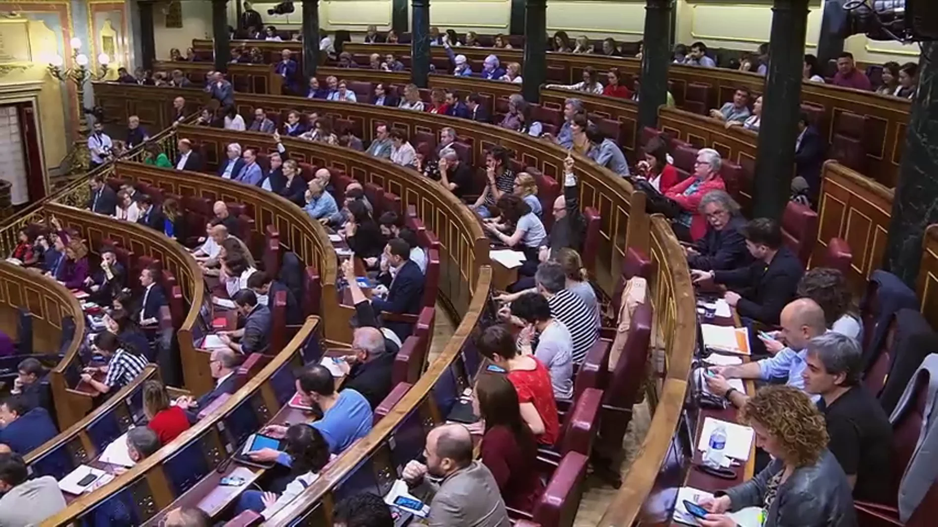 La ley de eutanasia: la propuesta que une a PSOE, Ciudadanos y Unidas Podemos mientras Vox y PP la evitan La ley de eutanasia: la propuesta que une a PSOE, Ciudadanos y Unidas Podemos mientras Vox y PP la evitan