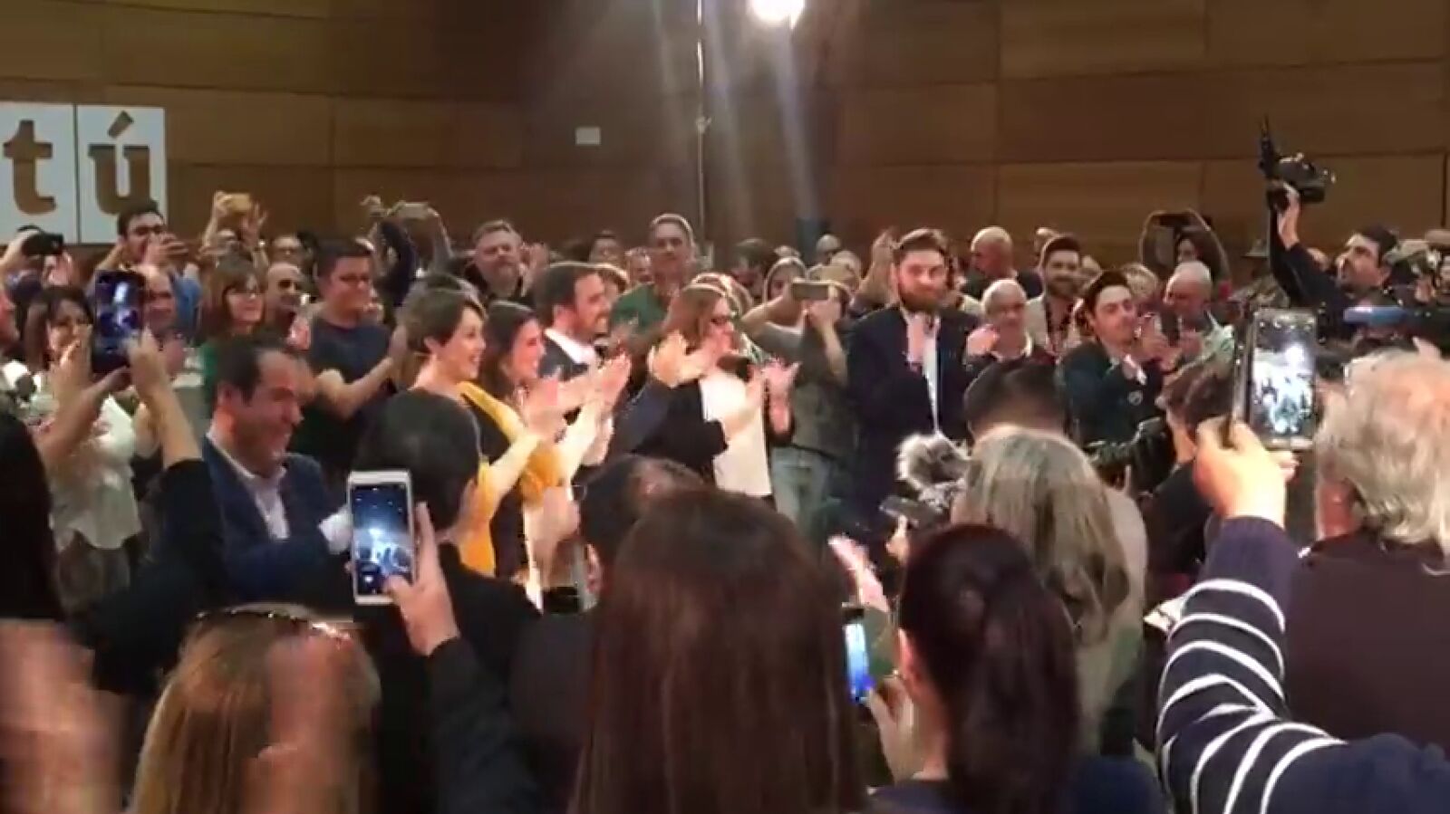 Montero pide el voto para que 