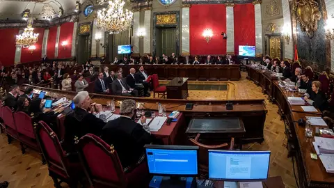 Vista general de la Sala de Plenos del Tribunal Supremo al inicio del juicio del 'procés' Vista general de la Sala de Plenos del Tribunal Supremo al inicio del juicio del 'procés'