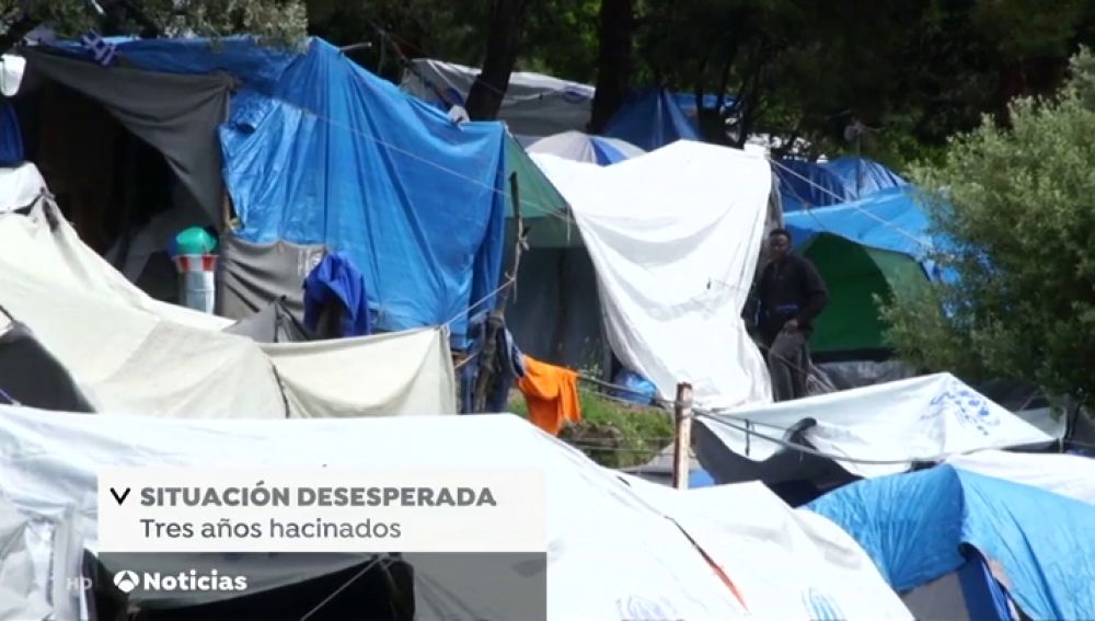Las ONGs hacen llamamientos a la Unión Europea para dar una salida a los más de 13.000 refugiados que viven en Grecia 