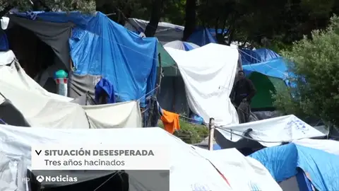 Las ONGs hacen llamamientos a la Unión Europea para dar una salida a los más de 13.000 refugiados que viven en Grecia Las ONGs hacen llamamientos a la Unión Europea para dar una salida a los más de 13.000 refugiados que viven en Grecia