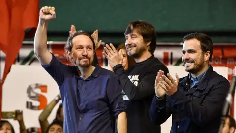 Pablo Iglesias y Albarto Garzón en un acto de campaña Pablo Iglesias y Albarto Garzón en un acto de campaña