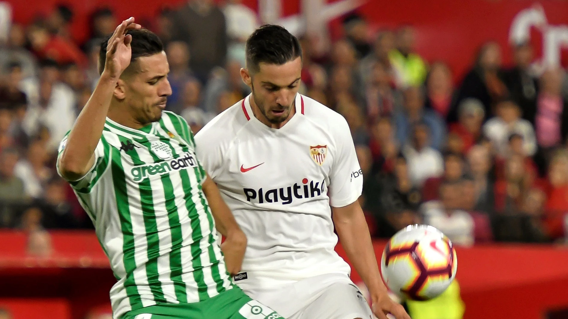Sarabia, durante el partido contra el Betis Sarabia, durante el partido contra el Betis