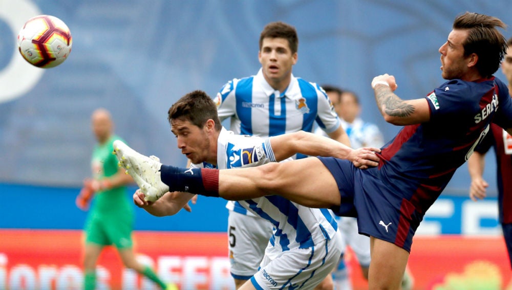 Sergi Enrich puja con Elustondo