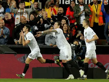Guedes celebra un gol Guedes celebra un gol