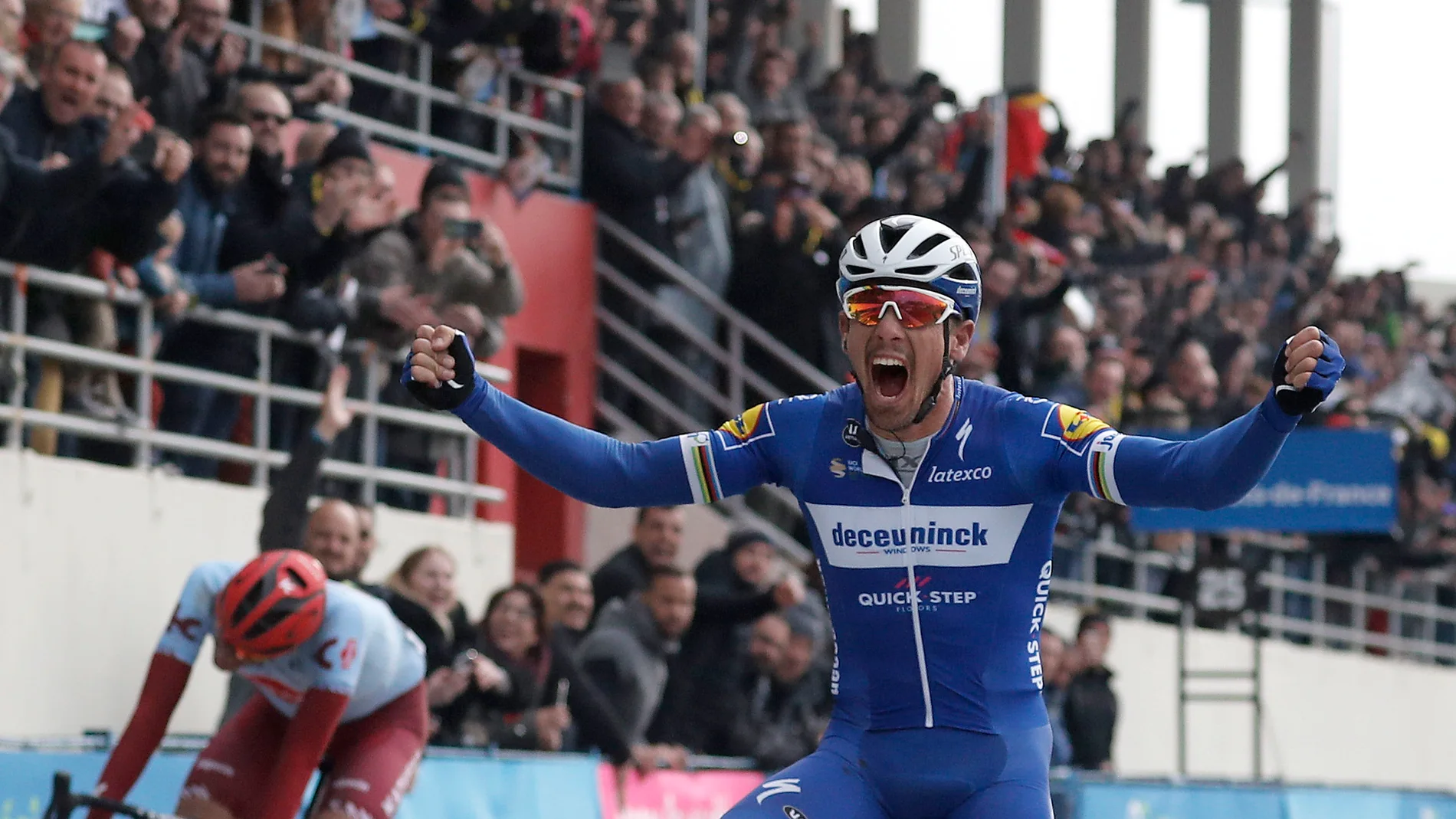 Philippe Gilbert celebra su victoria en la Paris-Roubaix Philippe Gilbert celebra su victoria en la Paris-Roubaix