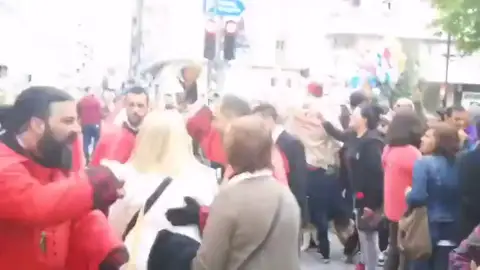 Enfrentamiento entre fieles de la Semana Santa y defensores de la República en Valladolid Enfrentamiento entre fieles de la Semana Santa y defensores de la República en Valladolid