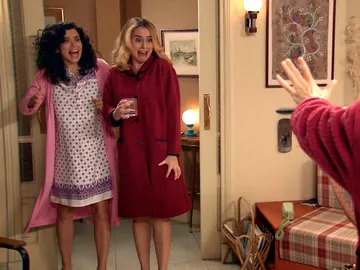 Ignacio asalta a Luisita y Amelia por equivocación Ignacio asalta a Luisita y Amelia por equivocación