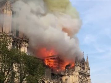 La Fiscalía abre una investigación sobre el incendio de Notre Dame